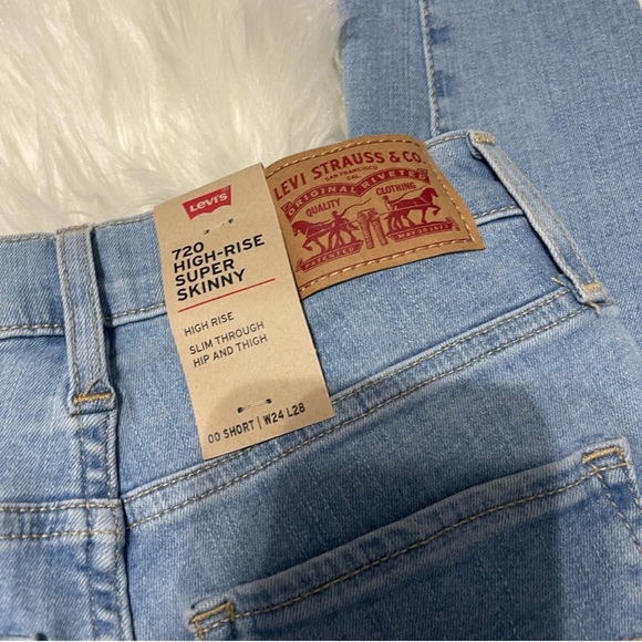 NWT Levi’s 720 High Rise Skinny Jeans - 24 - Picture 6 of 9